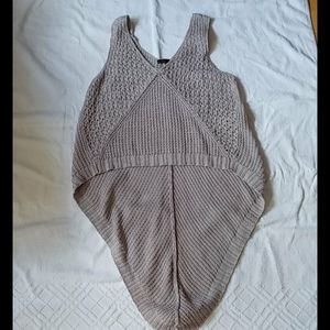 Press high low vest, light grey